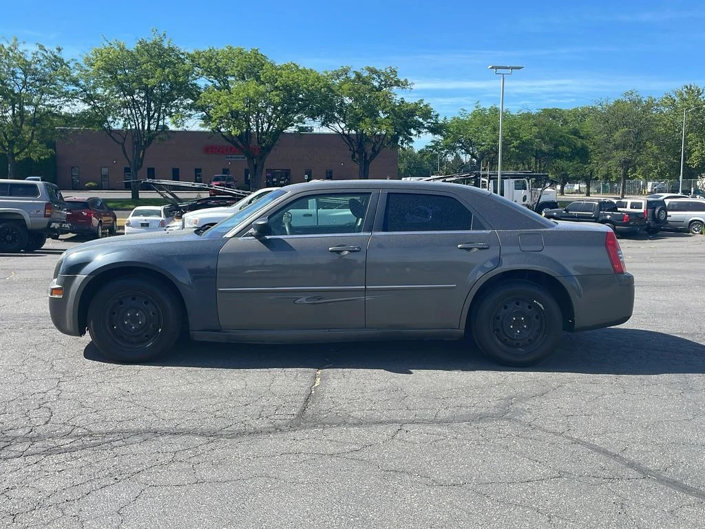 Used 2008 Dark Titanium Metallic Clearcoat Chrysler LX image 4