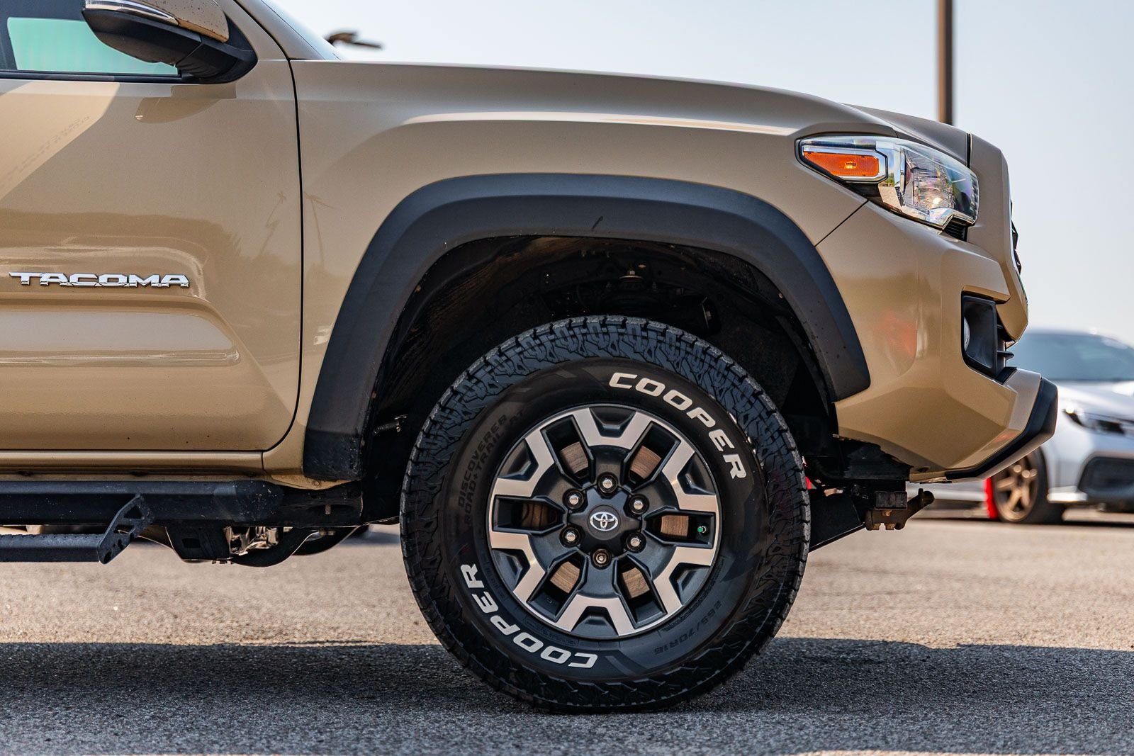 Used 2018 Super Black Toyota TRD Off-Road image 9
