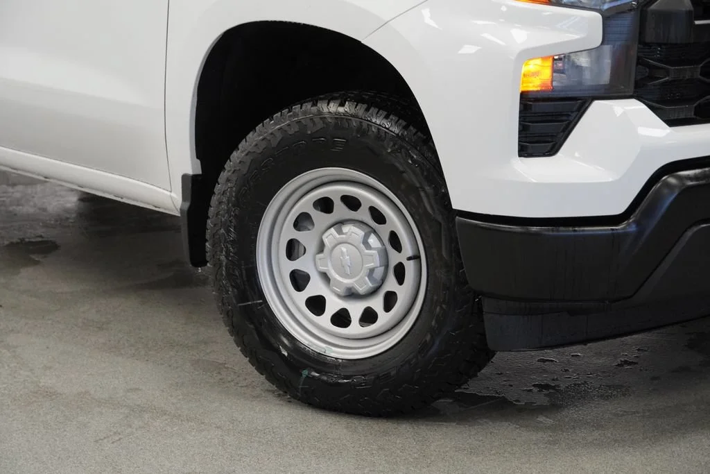 New 2026 Summit White Chevrolet WT image 9