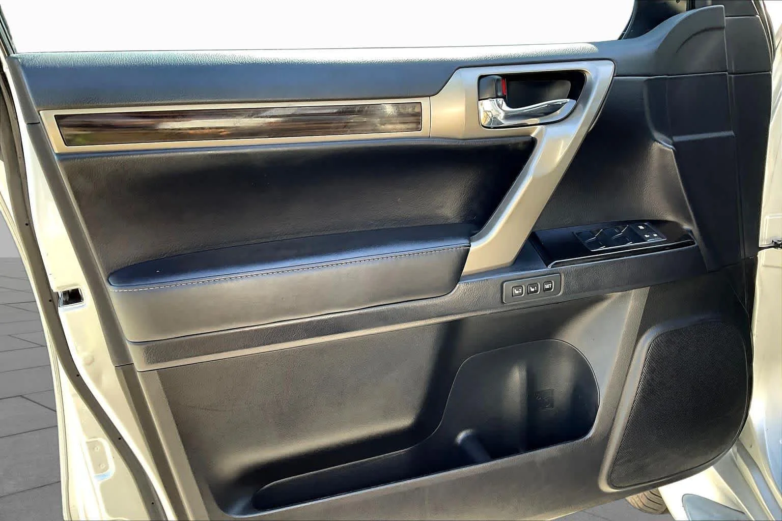 Used 2016 Silver Lining Metallic Lexus  image 22
