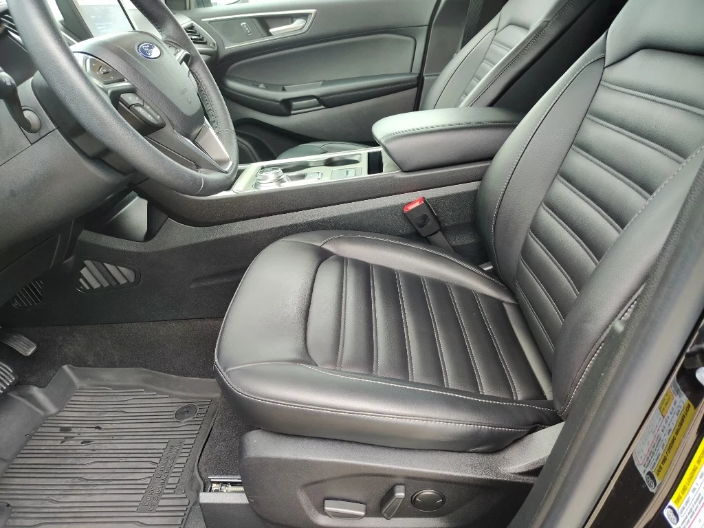 Used 2024 Agate Black Metallic Ford SEL image 11