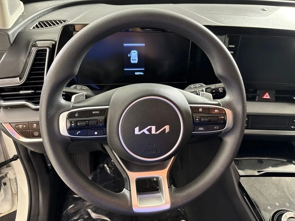 Used 2023 White Kia LX image 25
