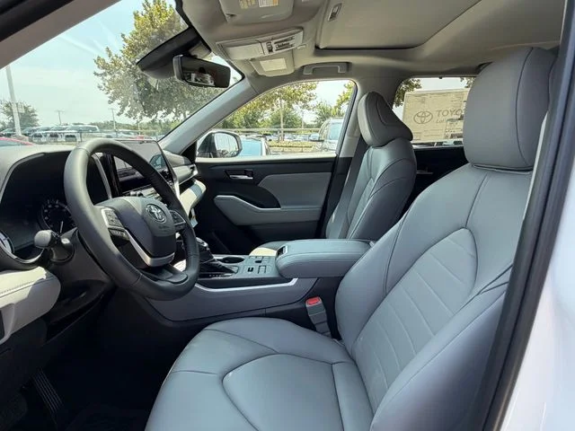 New 2026 Wind Chill Pearl Toyota XLE image 8