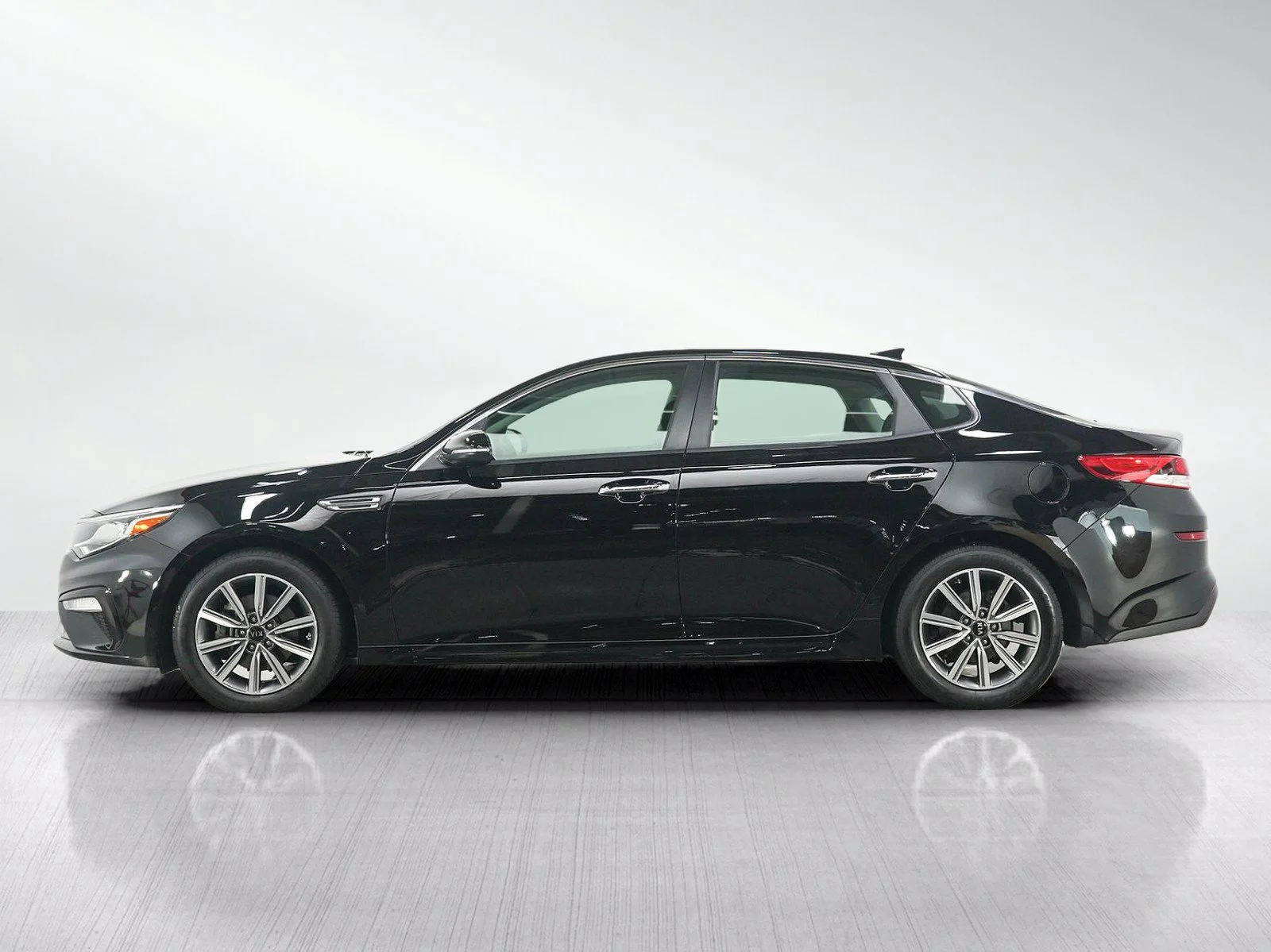 Used 2019 Kia Optima LX with VIN 5XXGT4L37KG356000 for sale in Burnsville, Minnesota