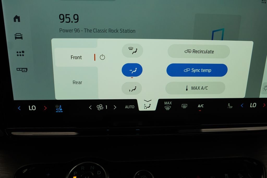 Used 2025 Silver Metallic Ford Platinum image 32