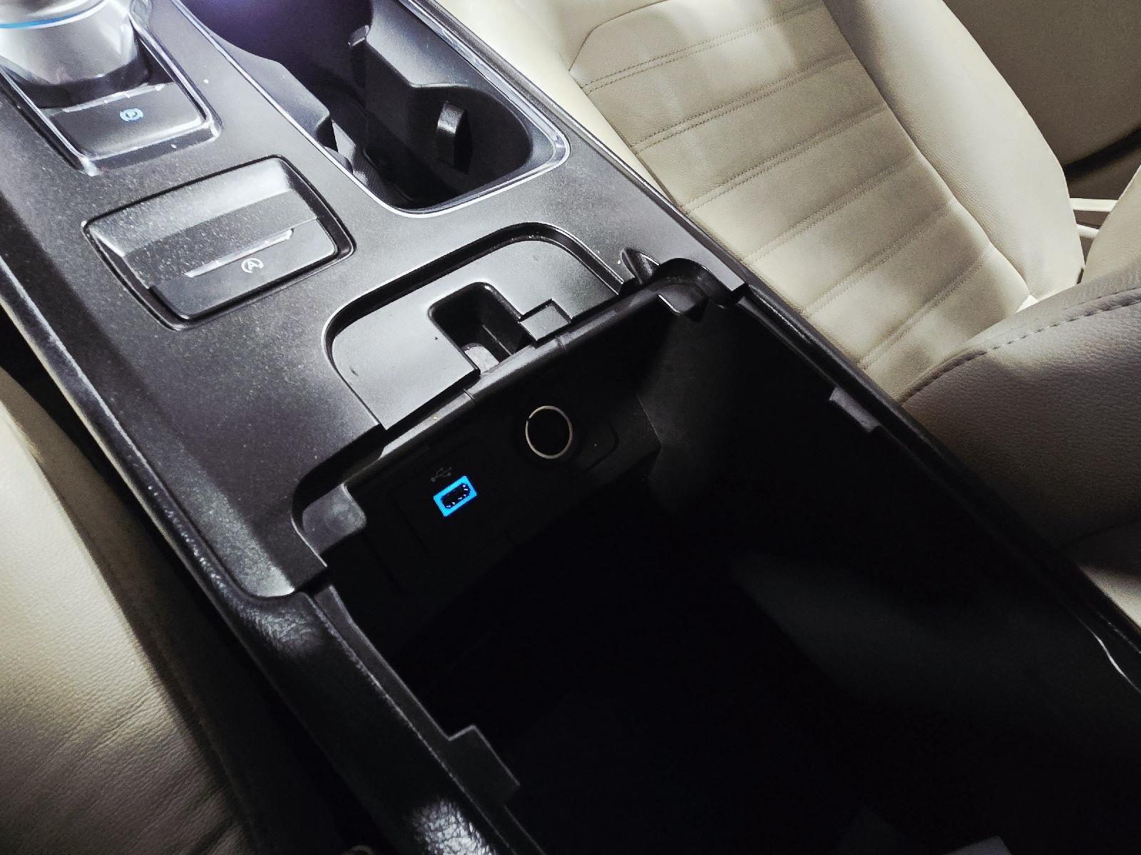 Used 2017 Lightning Blue Ford SE image 27