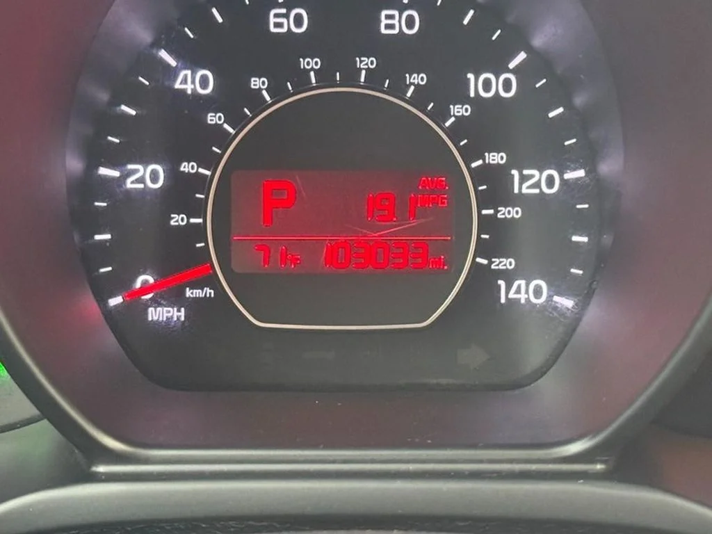 Used 2016 Latte Brown Kia Base image 21