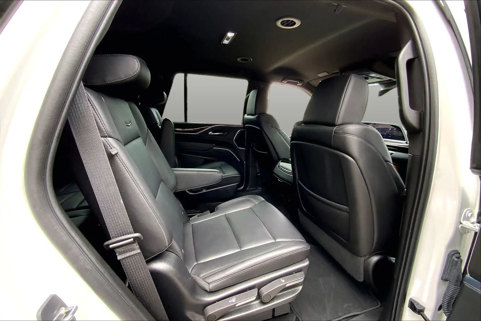Used 2023 Crystal White Tricoat Cadillac 4WD Luxury image 19