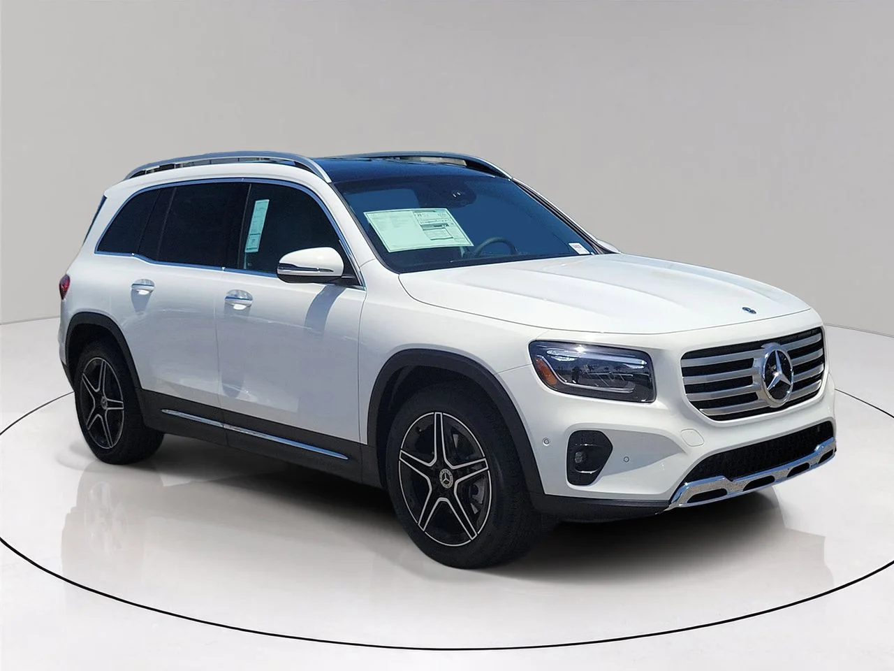 New 2026 Polar White Mercedes-Benz GLB 250 image 3