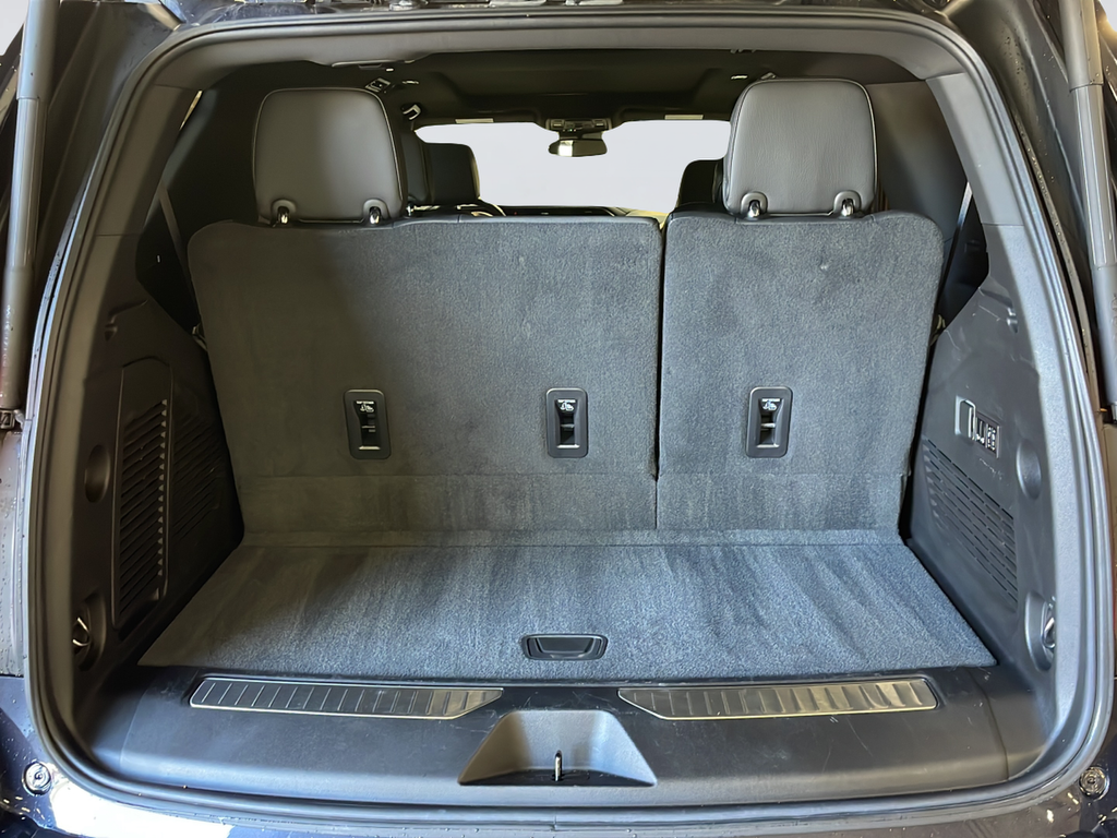 Used 2023 Silver GMC Denali image 35
