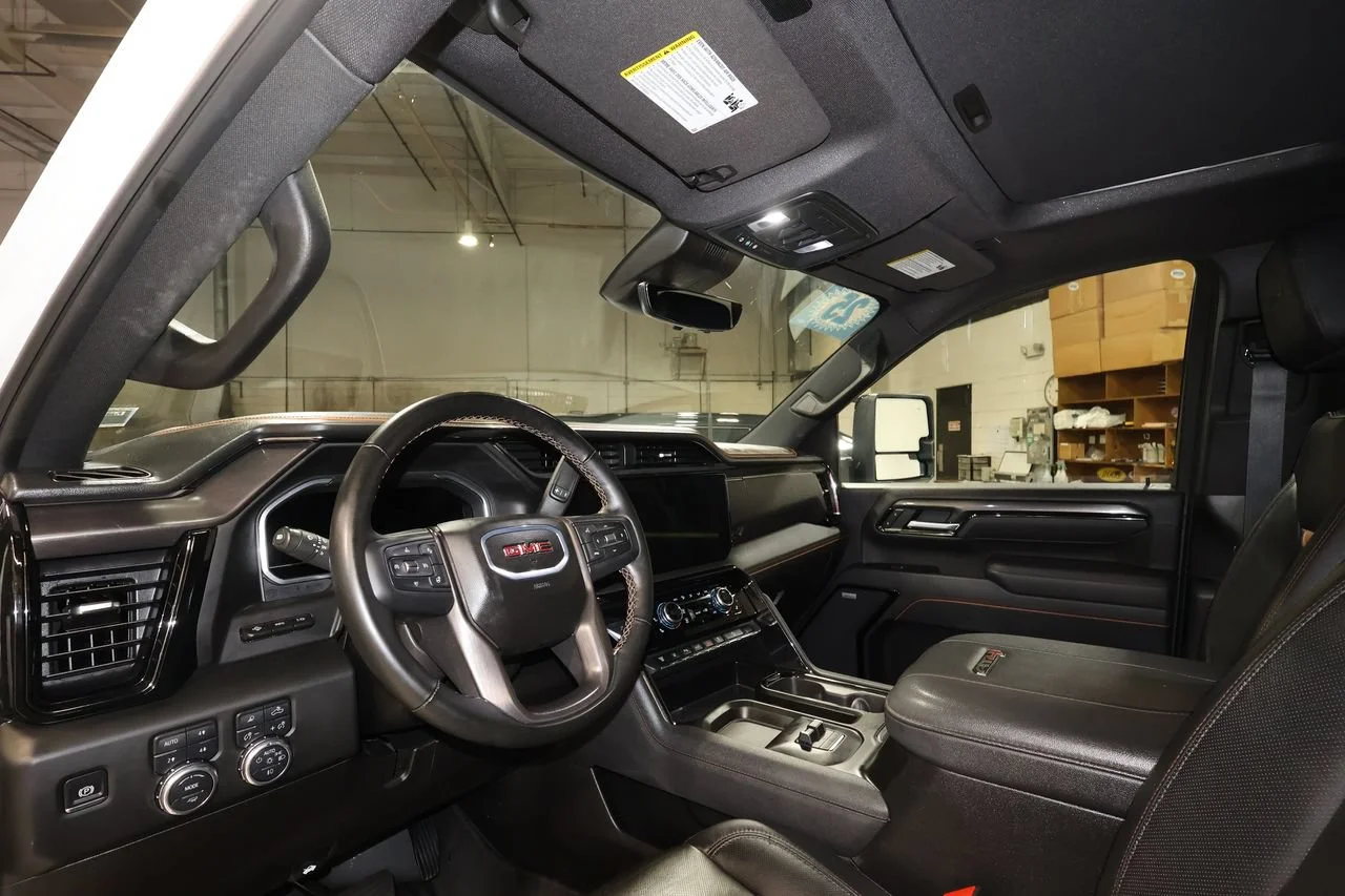 2025 GMC Sierra 2500HD AT4 - Photo 8