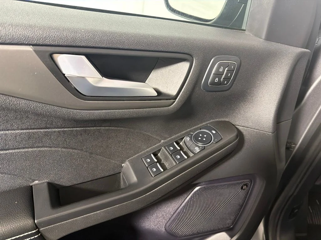 Used 2024 Gray Ford Active image 9