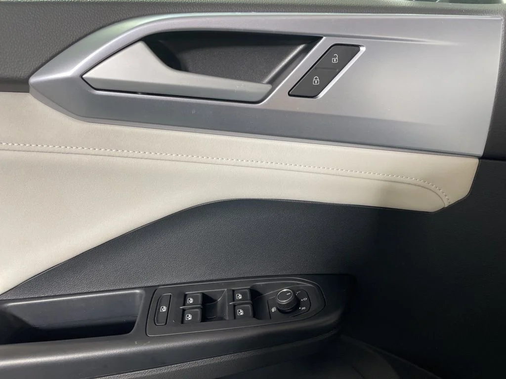 New 2026 Gray Volkswagen 1.5T SE image 9