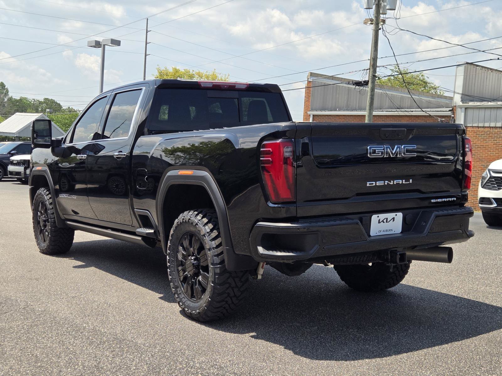 Used 2024 ONYX BLACK GMC Denali Ultimate image 8