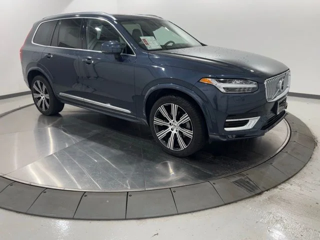 Certified Used 2022 Denim Blue Metallic Volvo T6 Inscription image 7