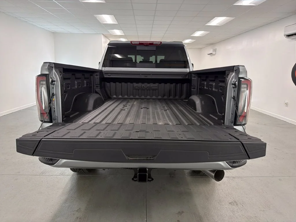 New 2026 Sterling Metallic GMC AT4 image 9