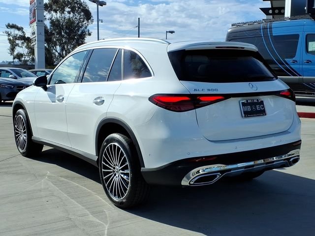 New 2027 White Mercedes-Benz GLC 300 image 21