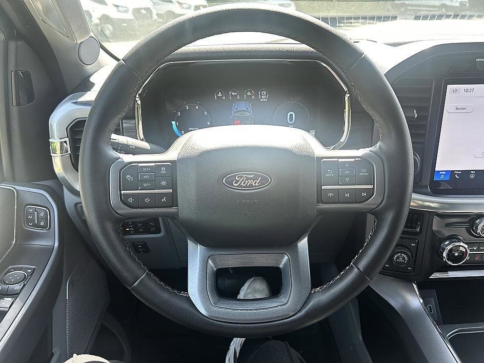 Used 2025 Blue Metallic Ford LARIAT image 14