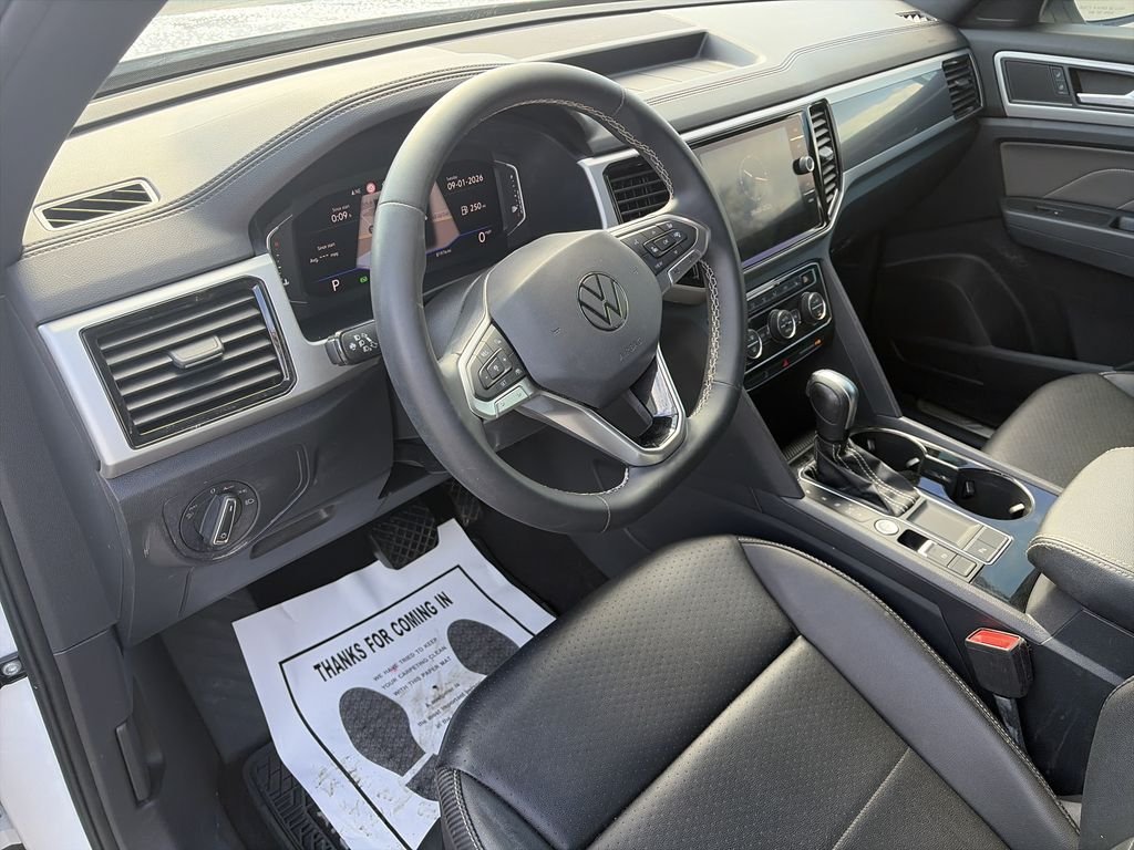 Used 2021  Volkswagen 3.6L V6 SEL image 11