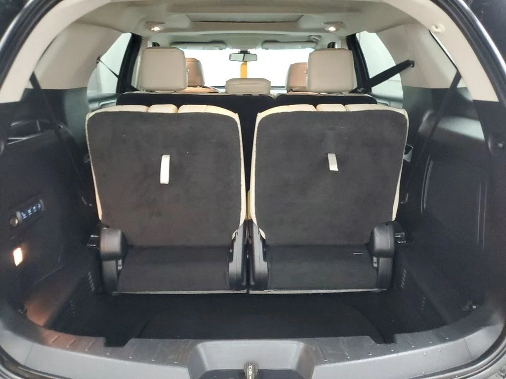 Used 2016 Shadow Black Ford Platinum image 11