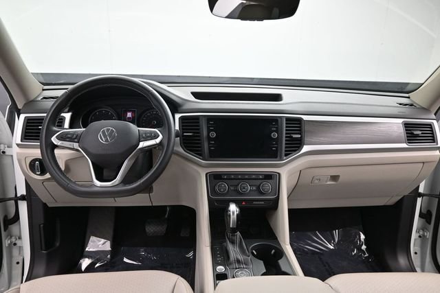 Used 2021  Volkswagen 2.0T SE image 14