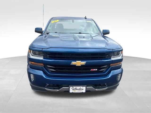 Used 2017 DEEP OCEAN BLUE METALLIC Chevrolet LT image 10