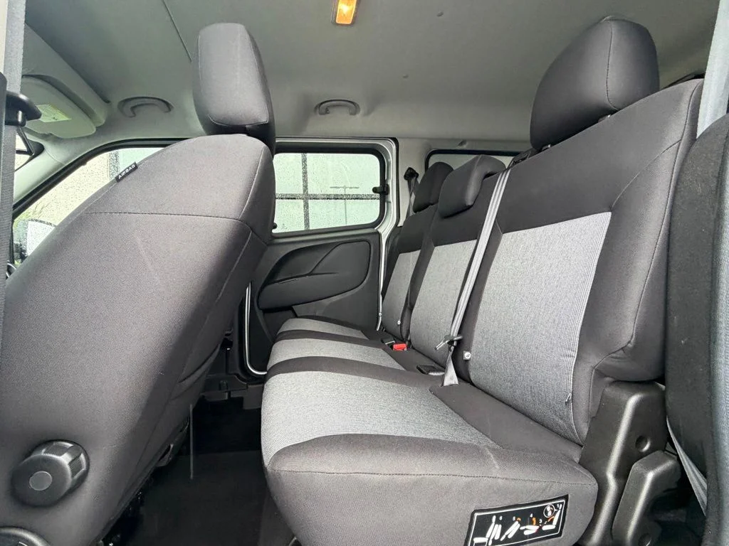 Used 2016 Silver Ram SLT image 8