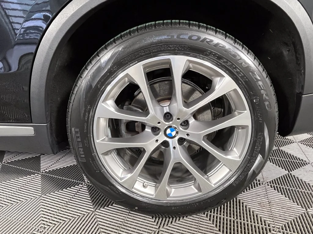 Certified Used 2024 Black Sapphire Metallic BMW xDrive40i image 14
