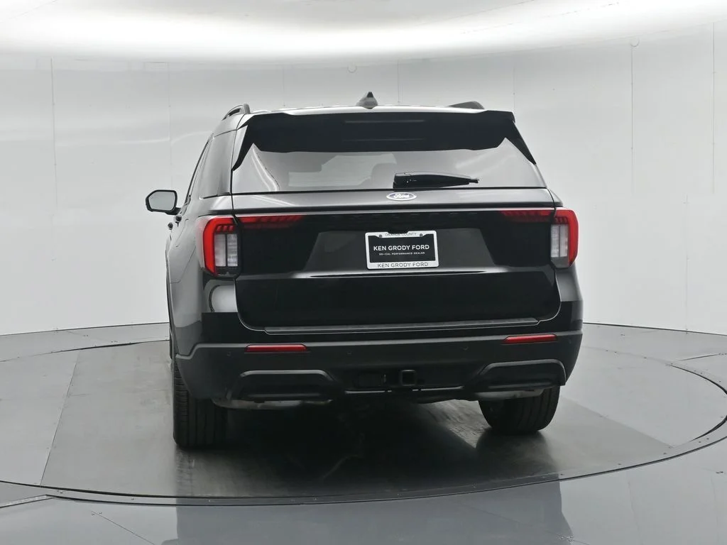 New 2026 Agate Black Metallic Ford ST-Line image 28