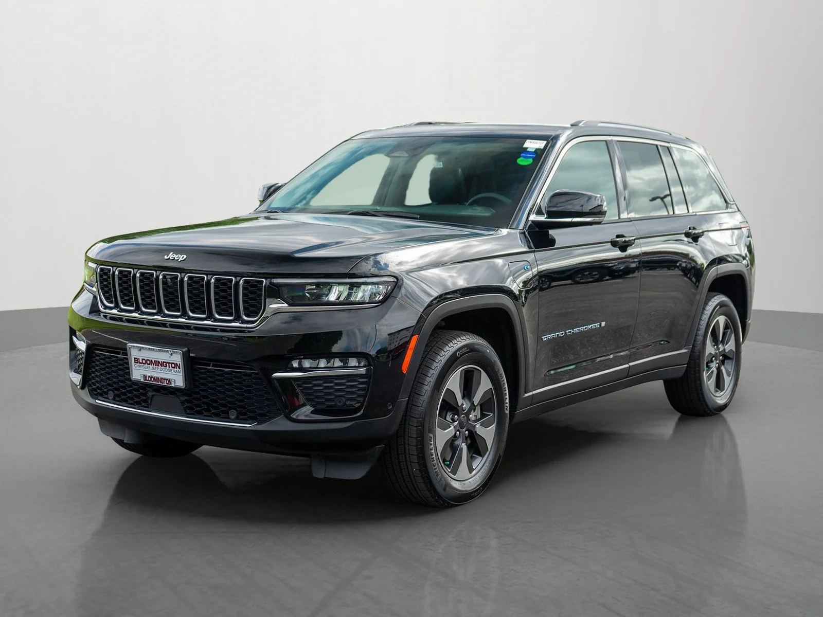 Used 2023 Diamond Black Crystal Pearlcoat Jeep 4xe image 3