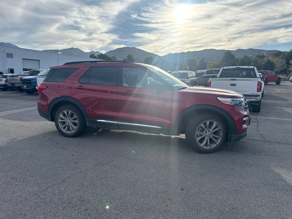 Used 2023 Red Metallic Ford XLT image 4