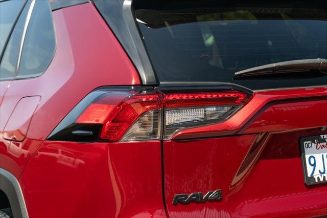 Certified Used 2023 RUBY FLARE PEARL Toyota  image 8