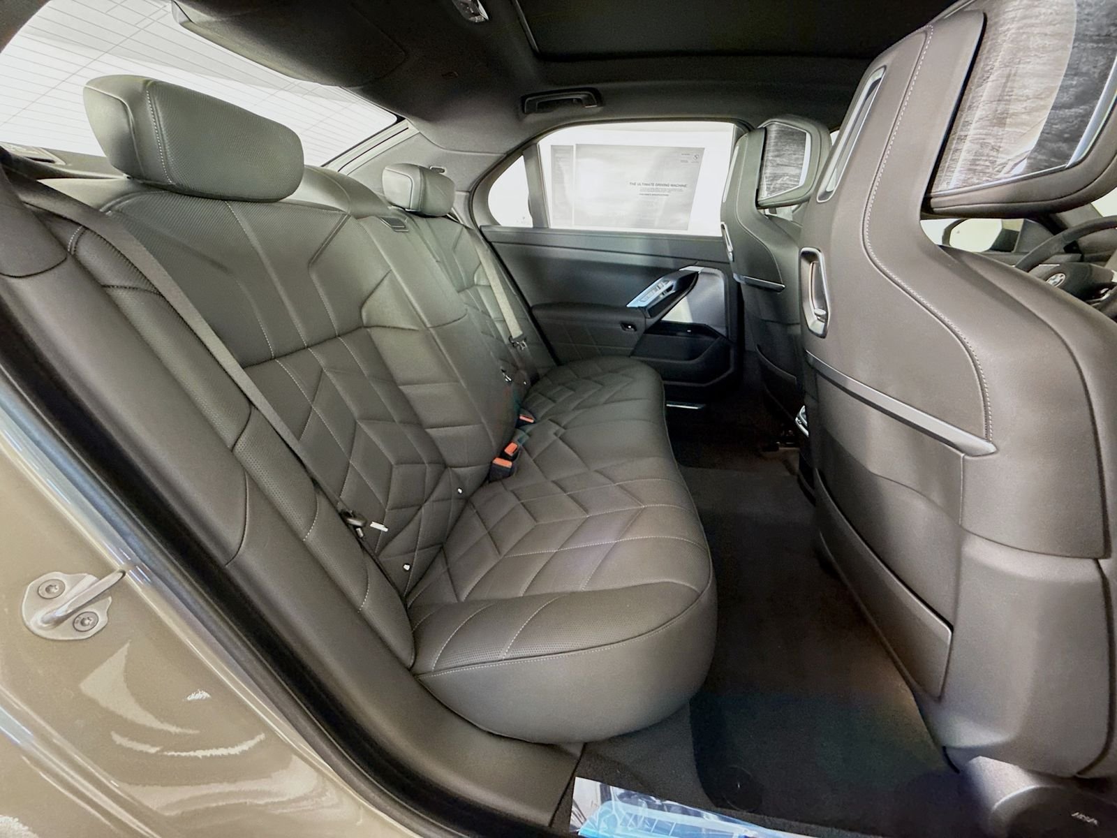 New 2026 Oxide Grey Metallic BMW 760i xDrive image 29