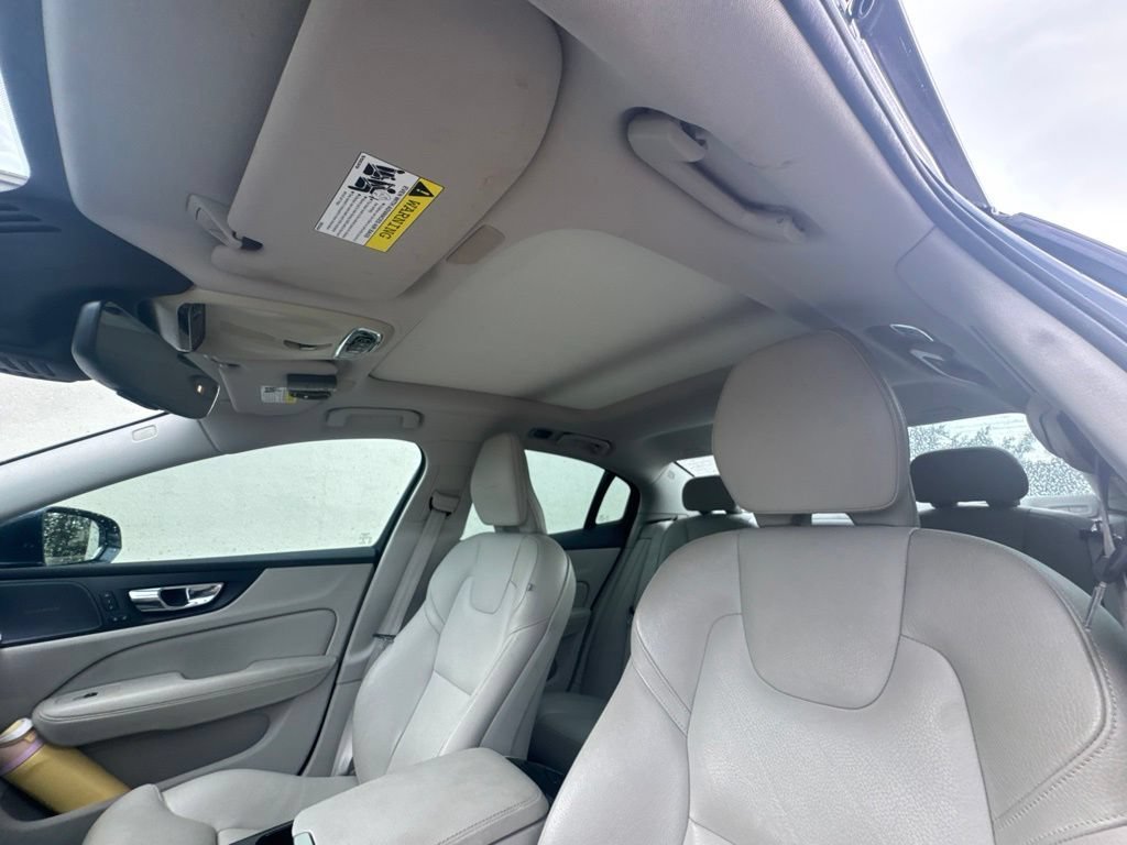 Used 2019 Blue Volvo Inscription image 7