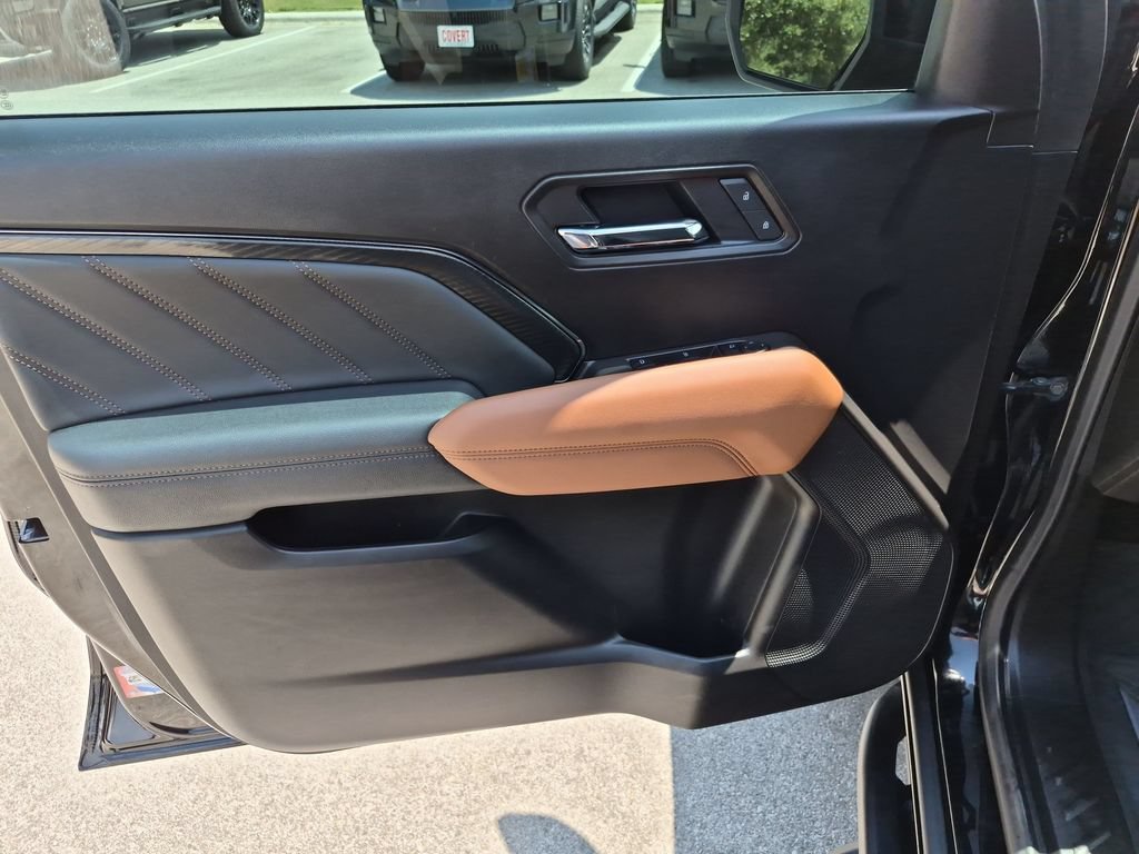 Used 2025 Onyx Black GMC AT4 image 21
