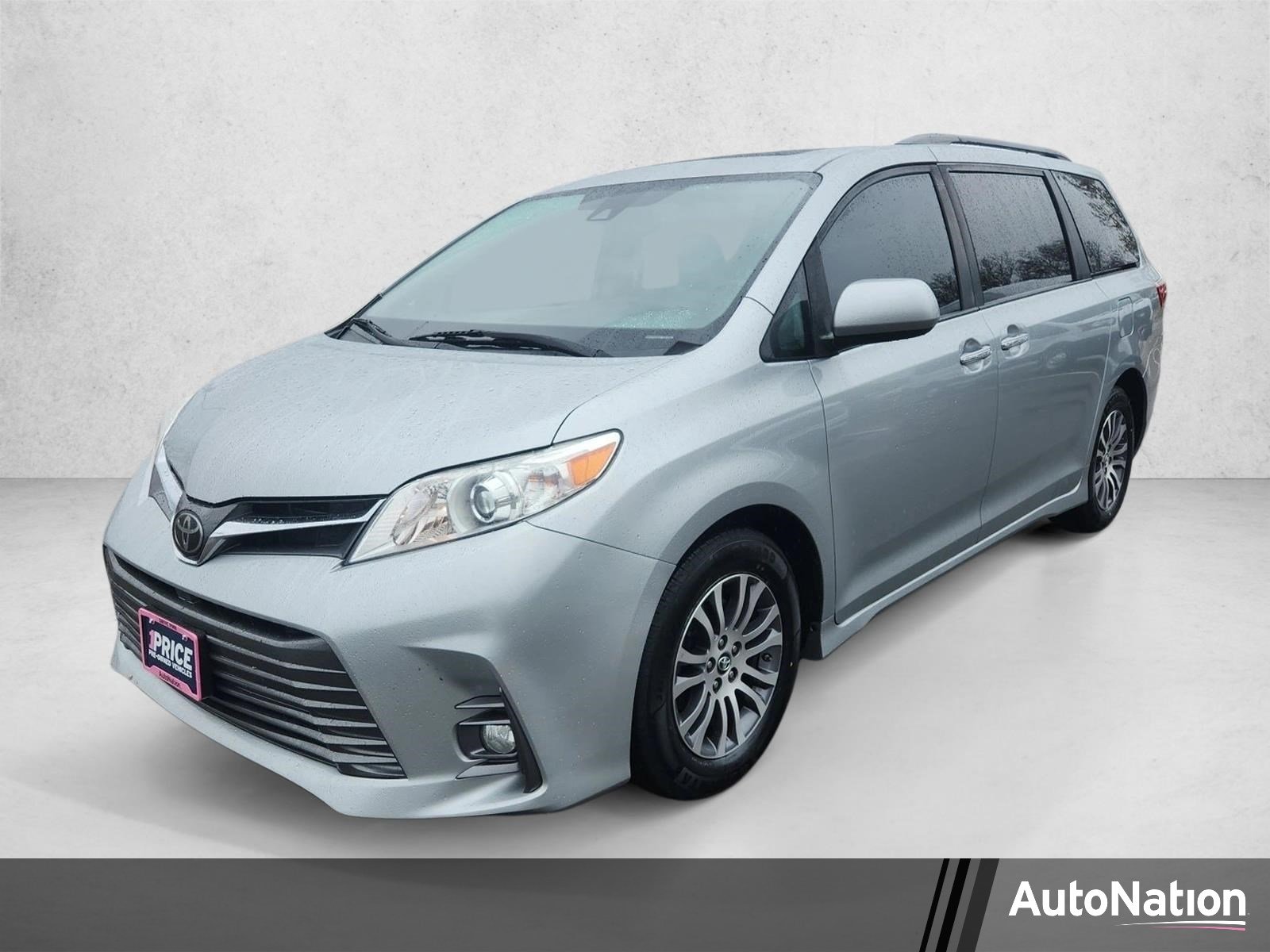 2020 Toyota Sienna XLE V6 8-Passenger FWD's photo