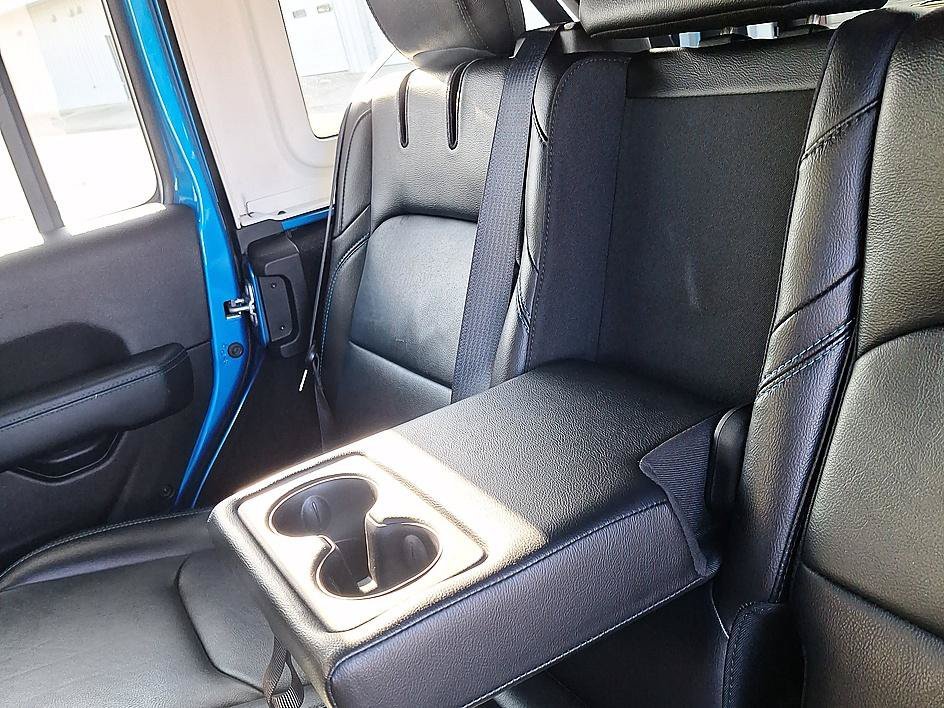 Used 2021 Hydro Blue Pearlcoat Jeep Unlimited Rubicon image 29