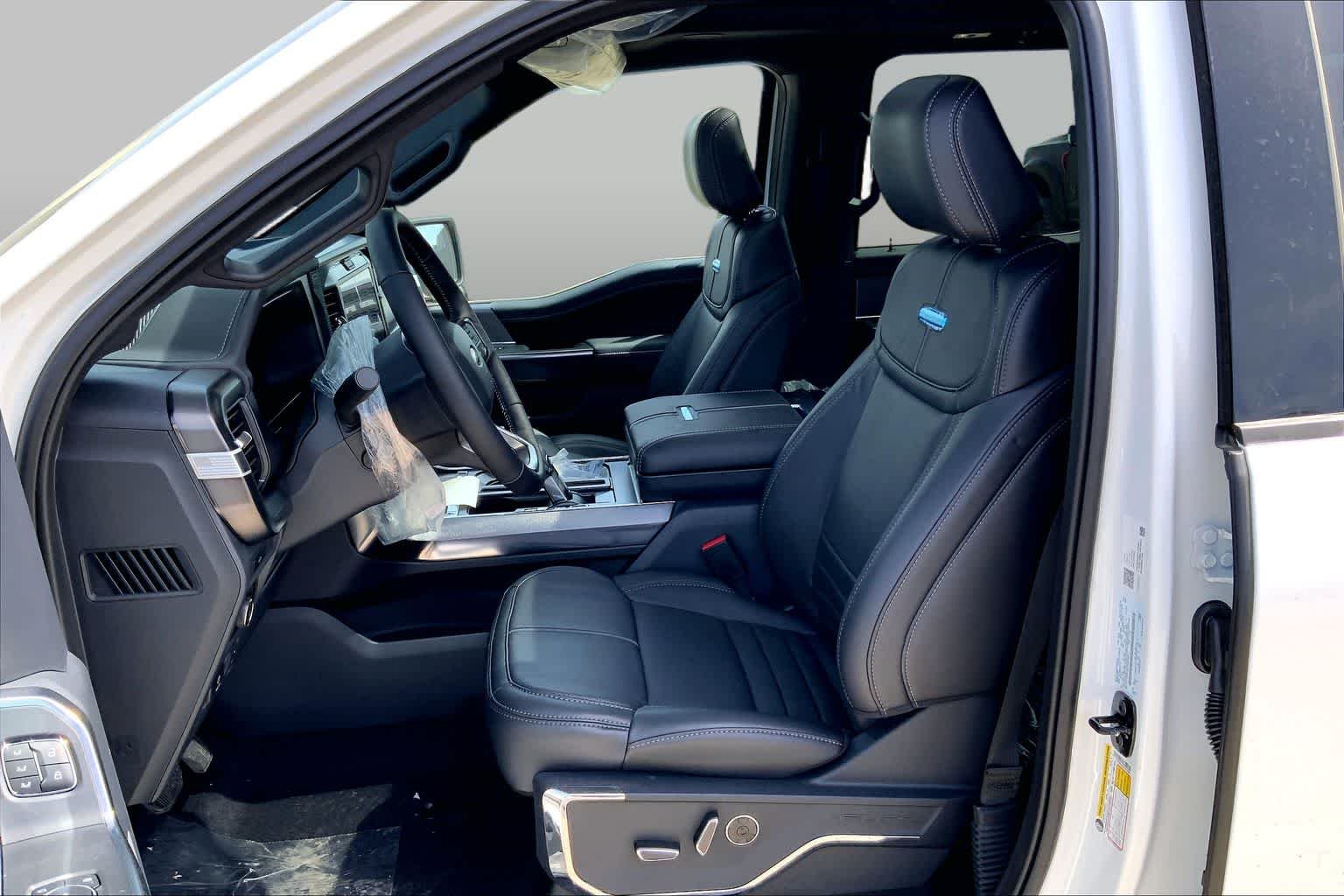 New 2026 Star White Metallic Tri-Coat Ford Platinum® image 7