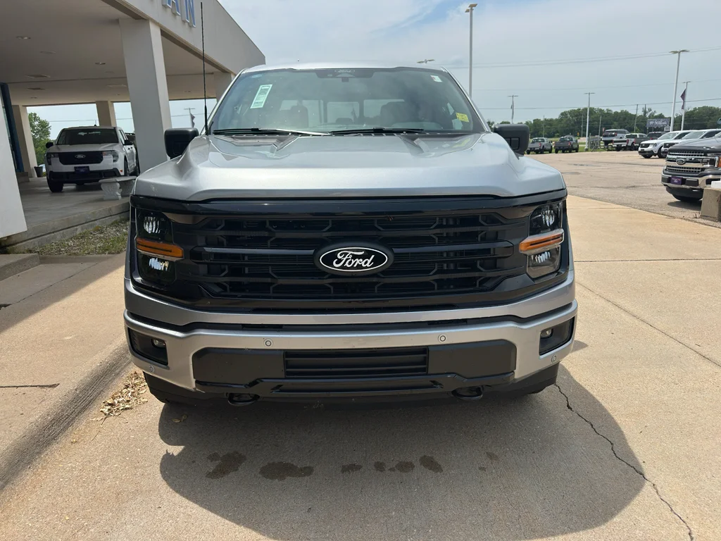 New 2026 Iconic Silver Metallic Ford XLT image 8