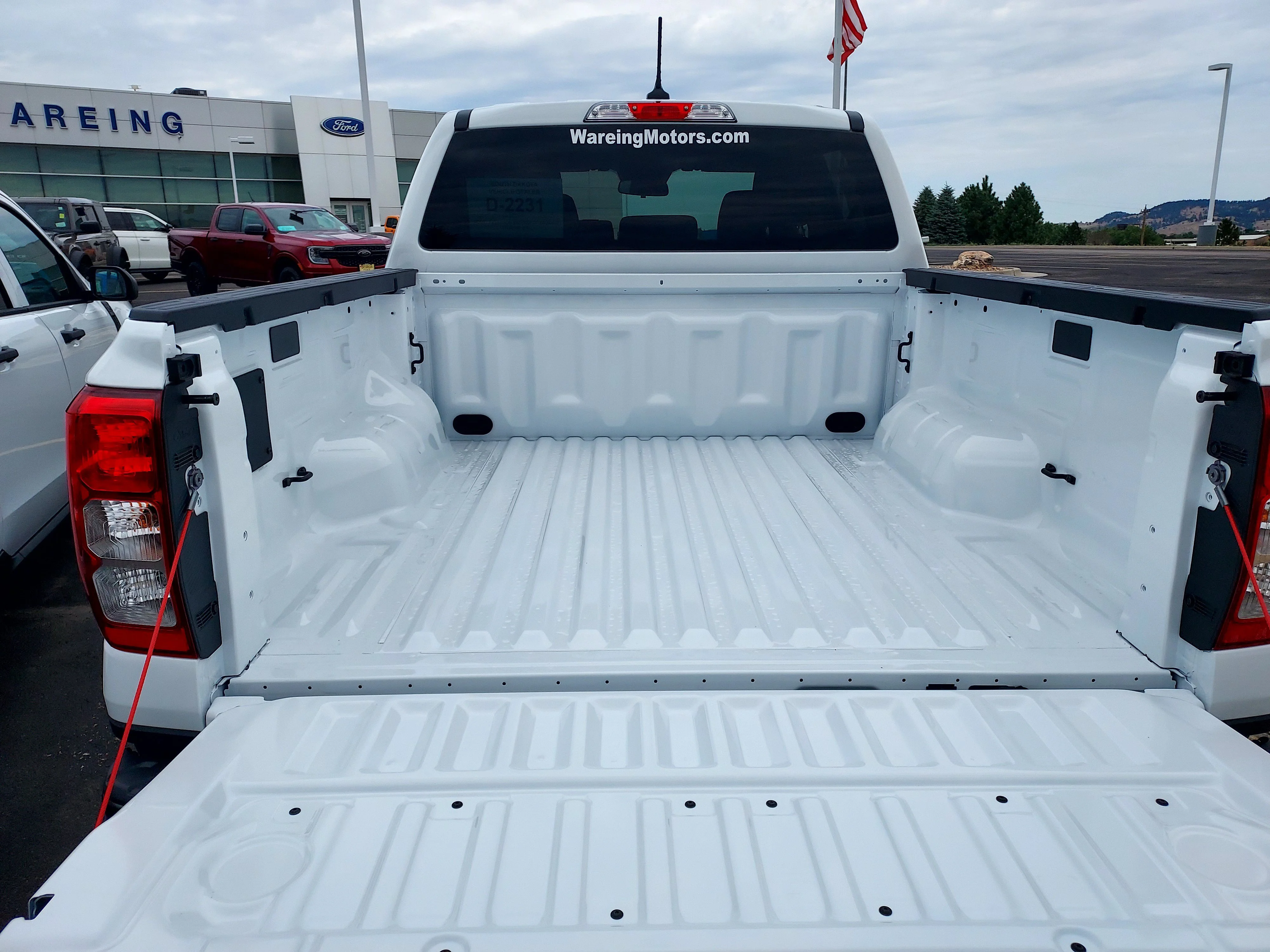 New 2026 Oxford White Ford XL image 7