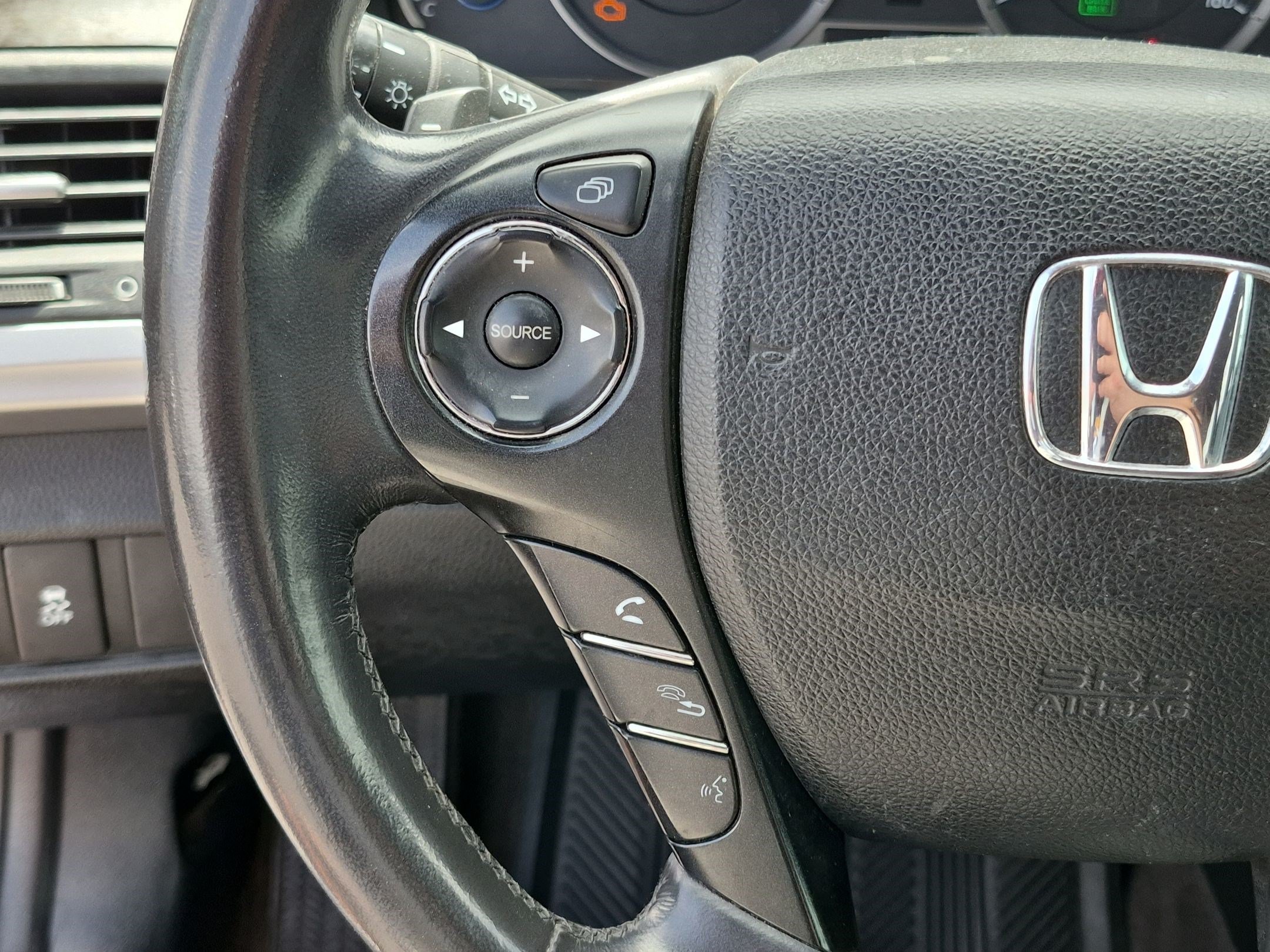 Used 2014 Silver Honda EX-L image 18