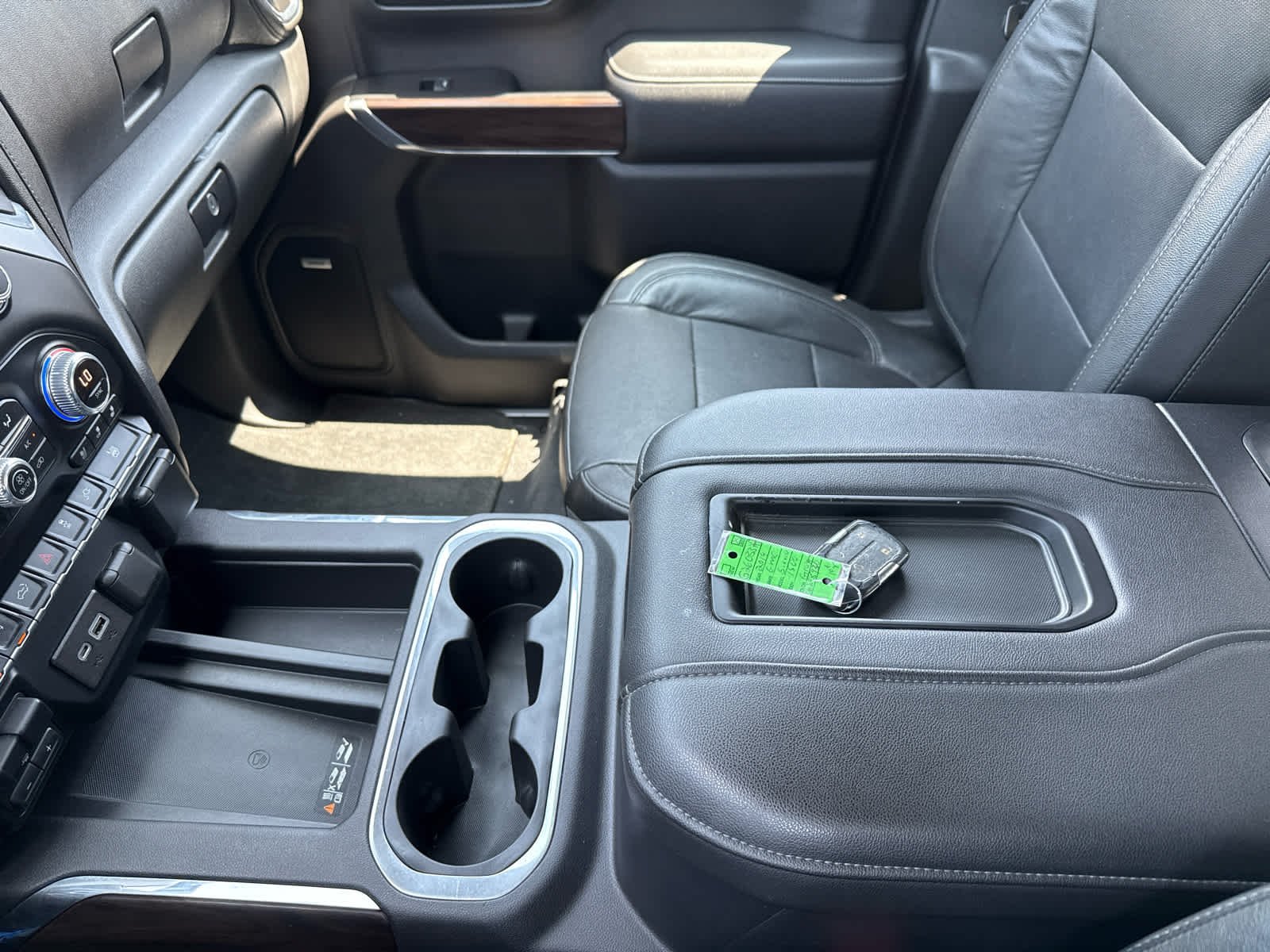 Used 2019 DARK SKY METALLIC GMC SLT image 19