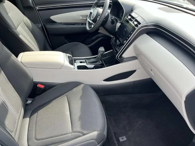 Used 2024 White Hyundai SEL image 22