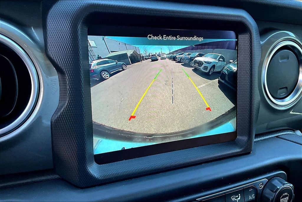 Used 2022 Green Jeep Unlimited Sahara image 14
