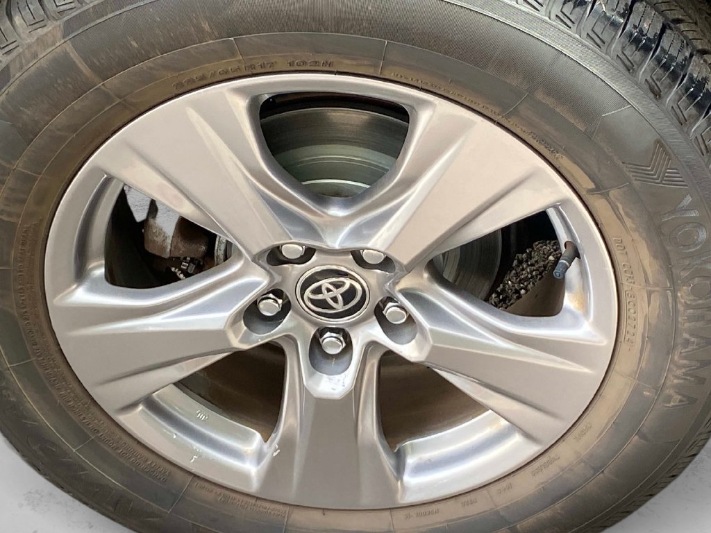 Used 2022 Gray Toyota XLE image 28