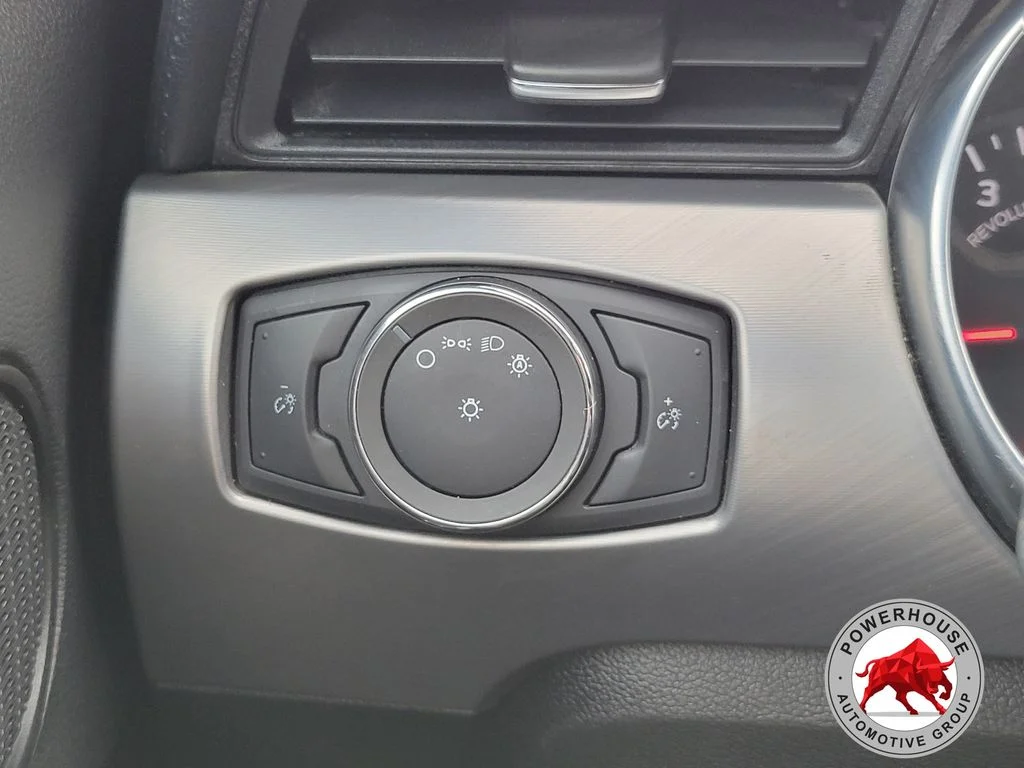 Used 2023 Silver Ford EcoBoost Premium image 23