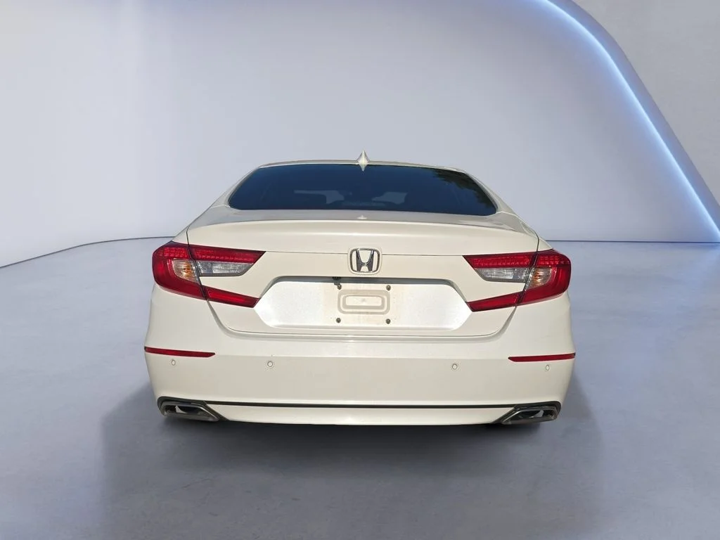 Used 2022 Platinum White Pearl Honda Touring image 4
