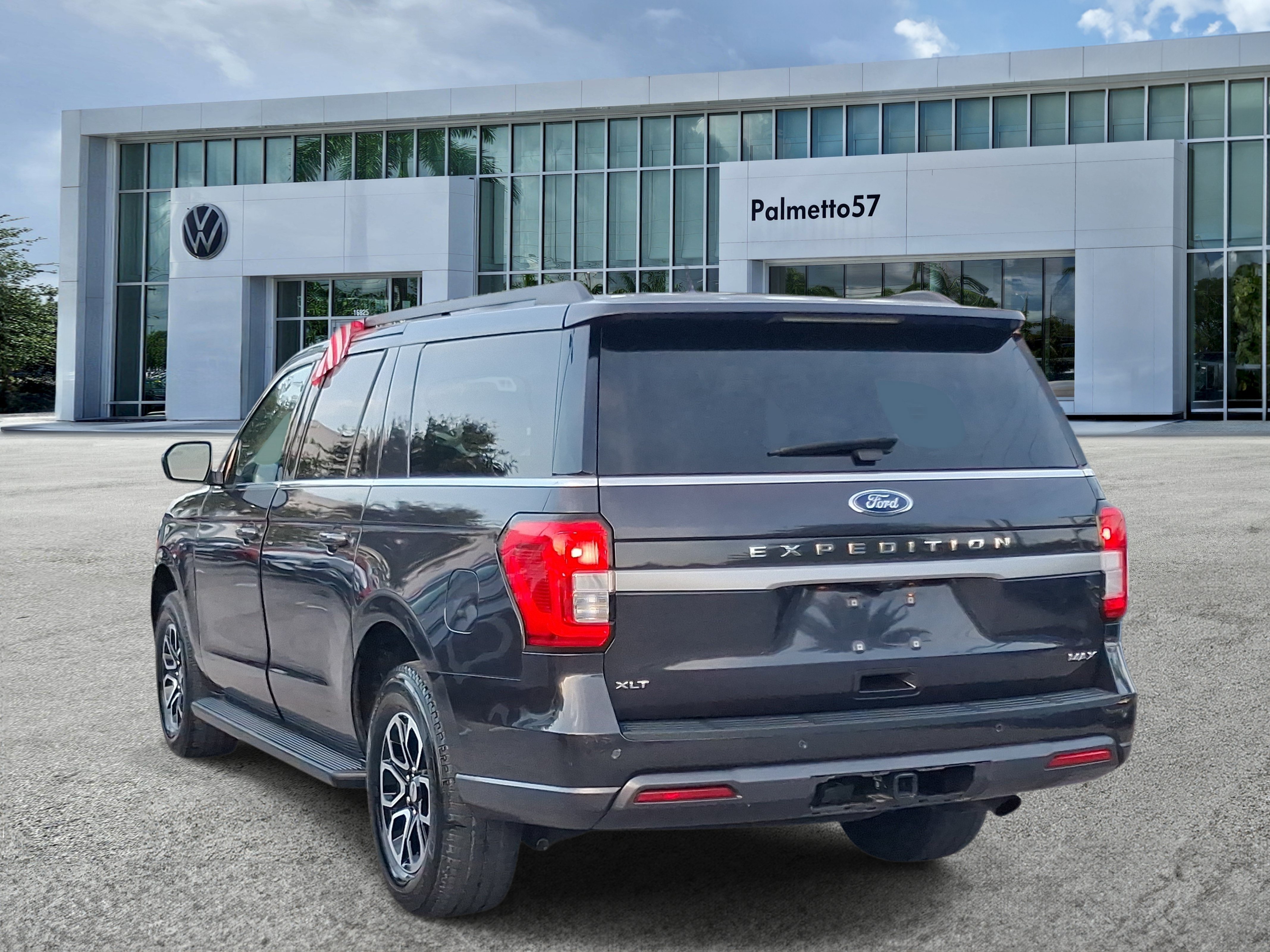Used 2024 Gray Ford XLT image 4
