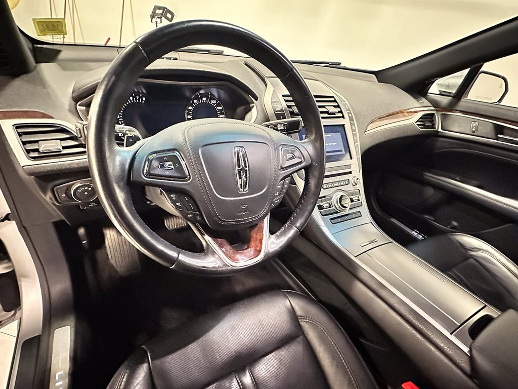 Used 2017 Silver Lincoln Reserve image 21