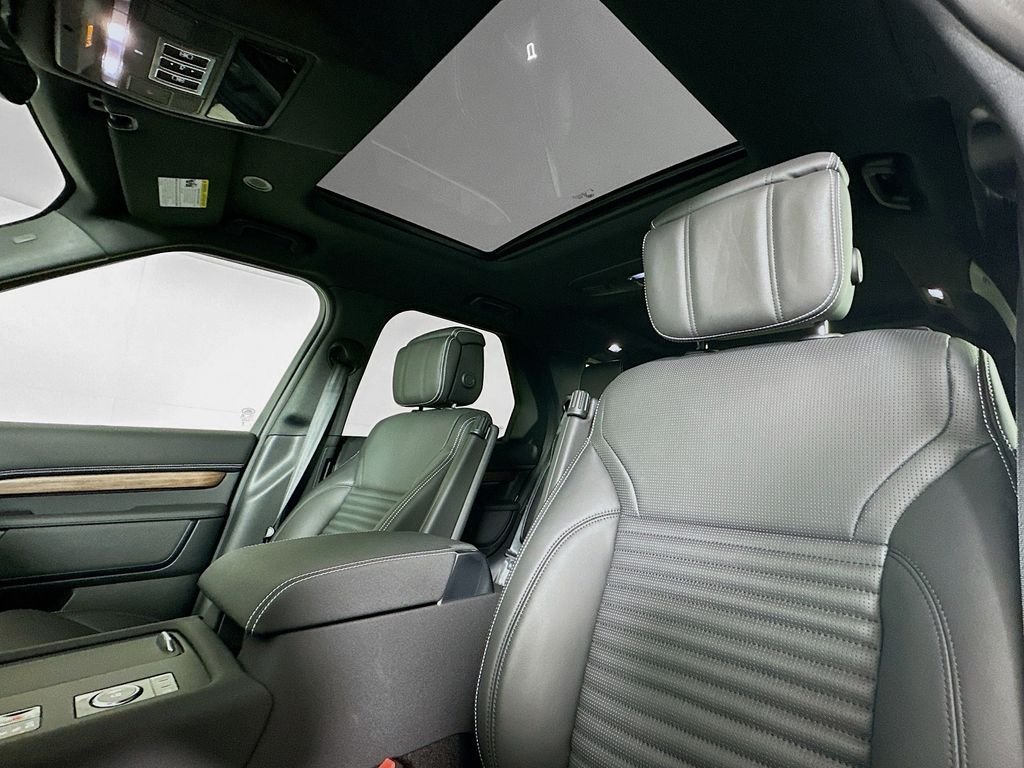 2025 Land Rover Discovery Dynamic SE - Photo 16